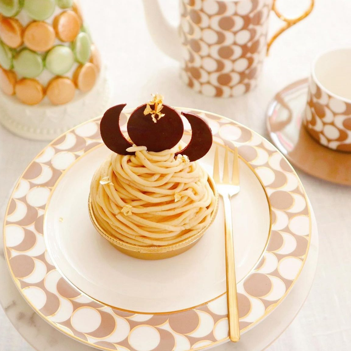 ピエール・エルメ・パリ』の代表作であるマカロンをイメージした食器