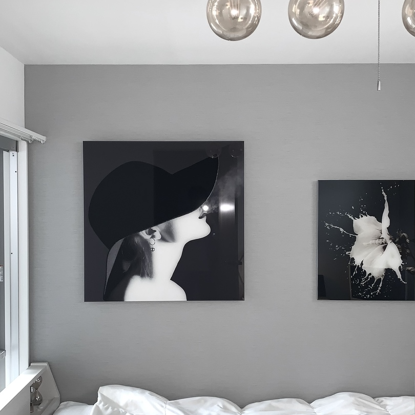 月で眠る」art インテリアデザインアクリル画