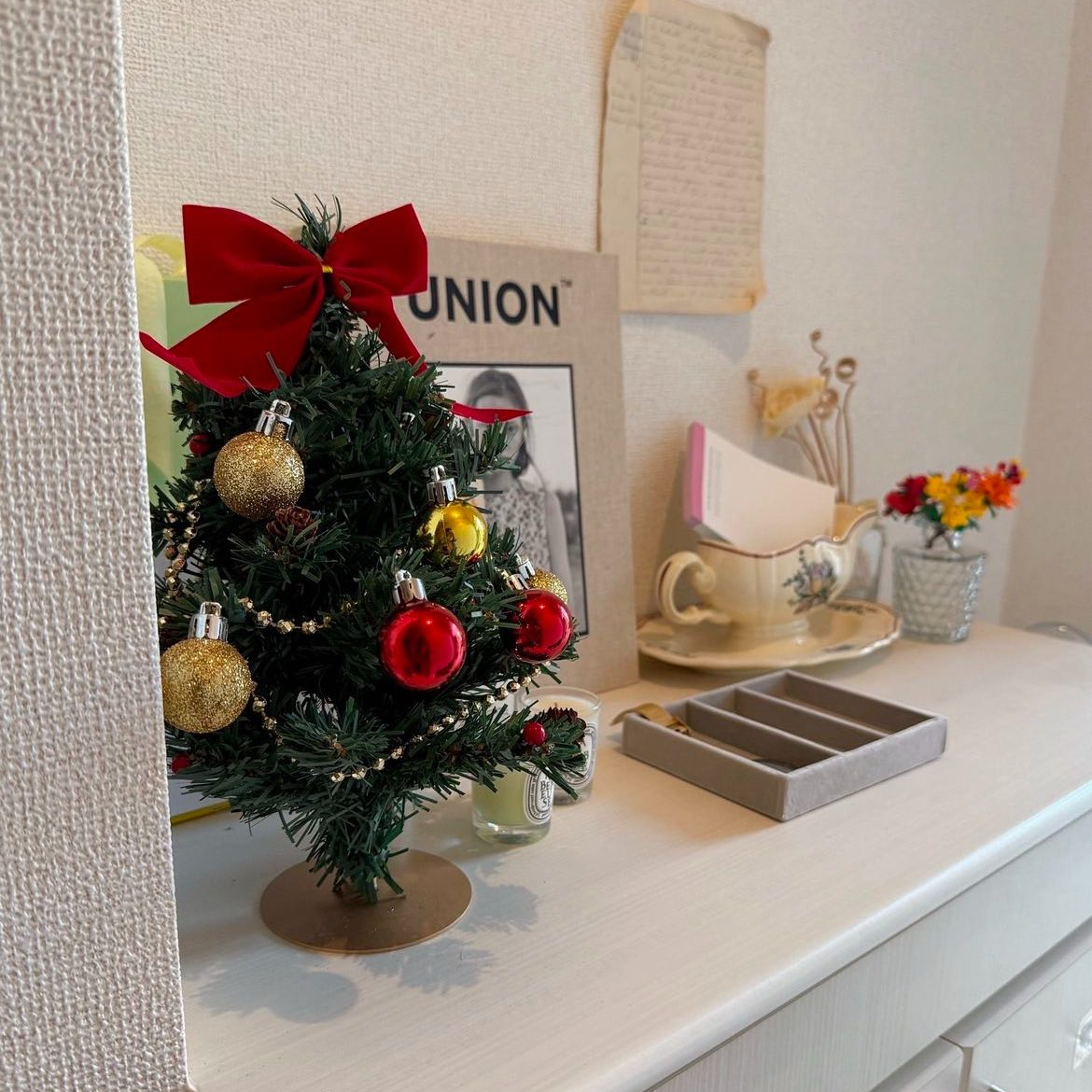 卓上で飾れるミニサイズのクリスマスツリーでお家をクリスマス仕様に