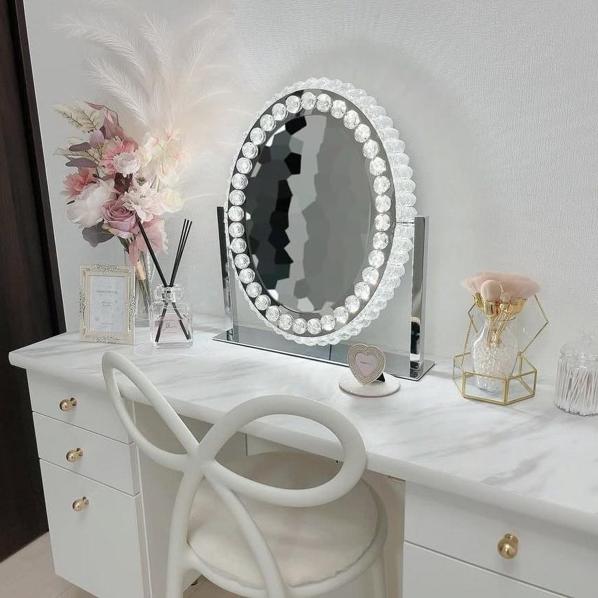 ワークデスクとしても使える、大理石調のエレガントな収納力抜群の