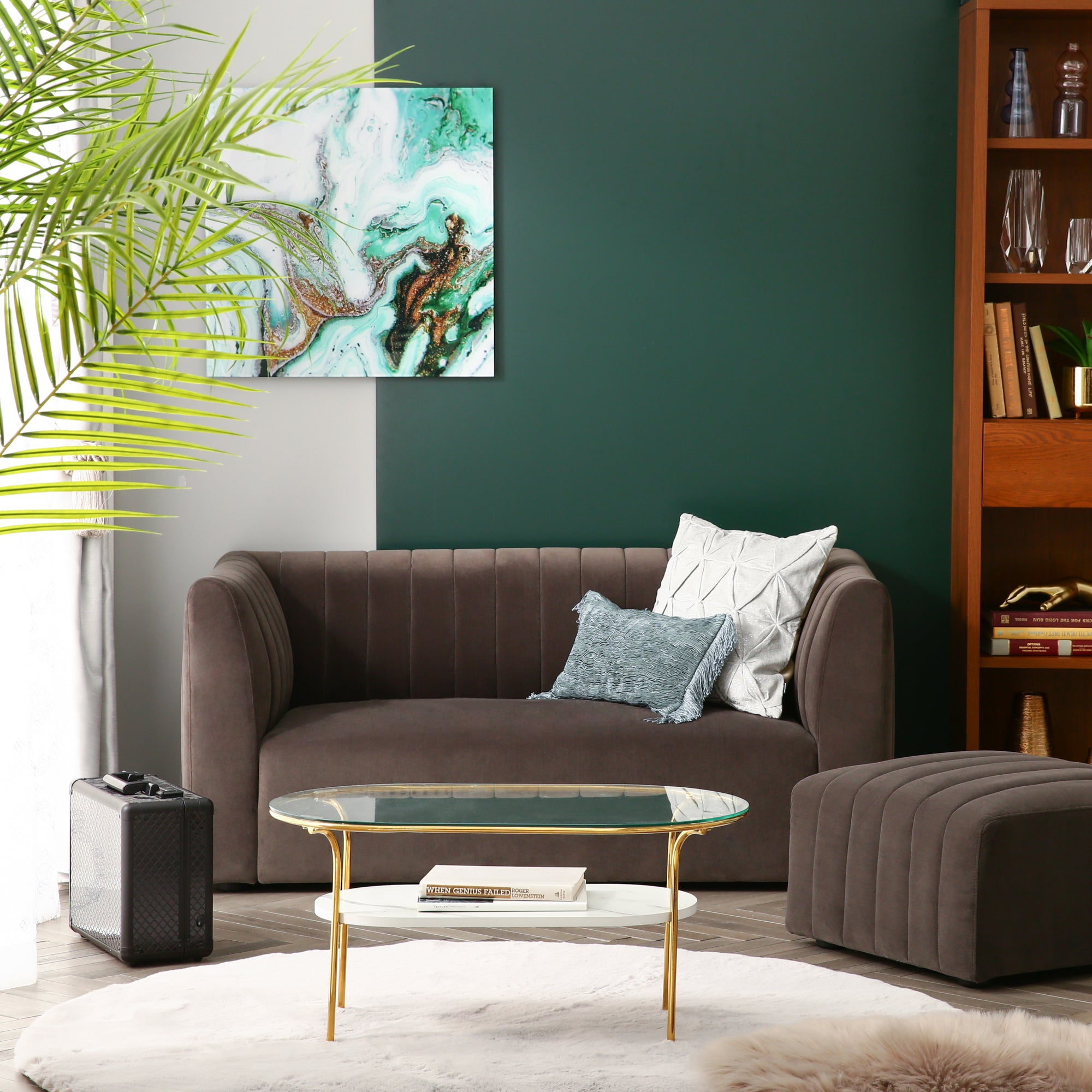 ワンルームにぴったりな高級感がありつつもインテリアに合わせやすい