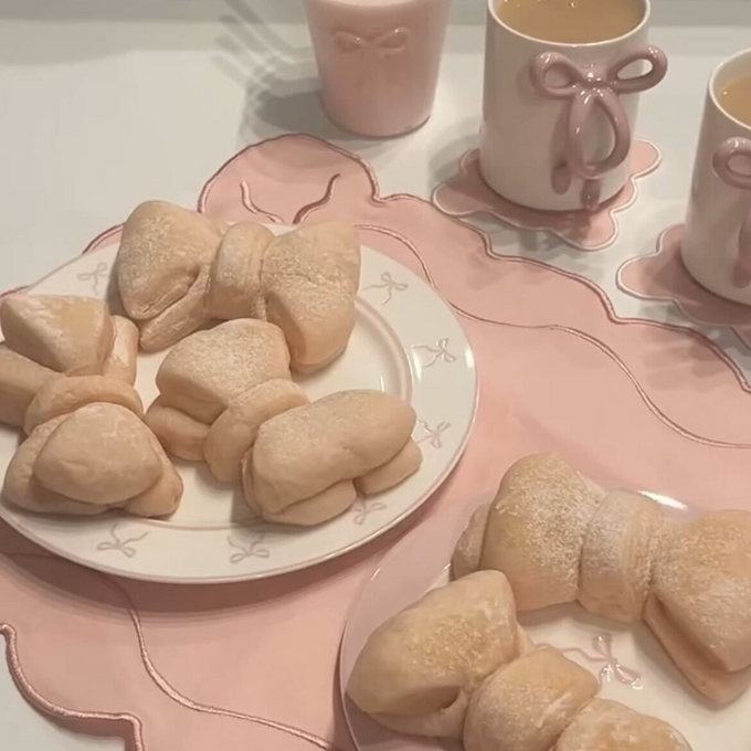 トレンドのリボンを私らしく。お気に入りのライン使いで、贅沢なティータイムを