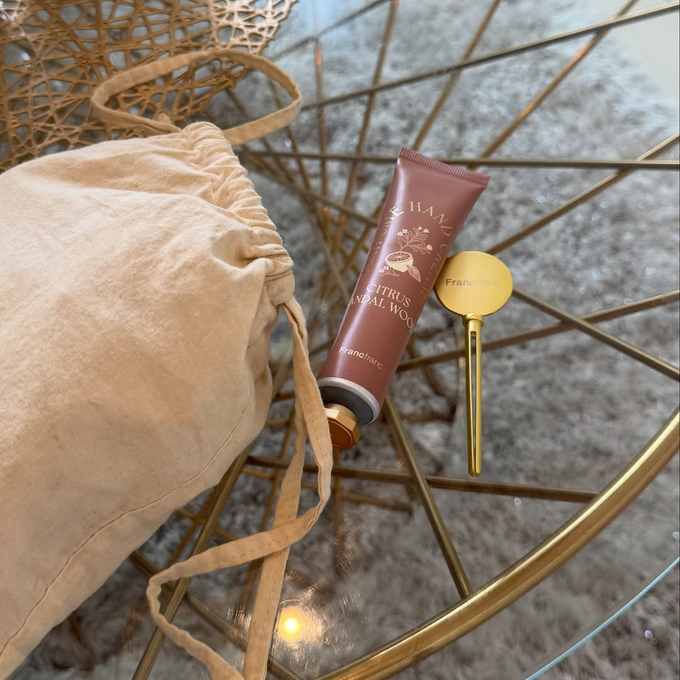 大切な方へのギフトにおすすめしたい、高級感溢れるハンドクリームセット