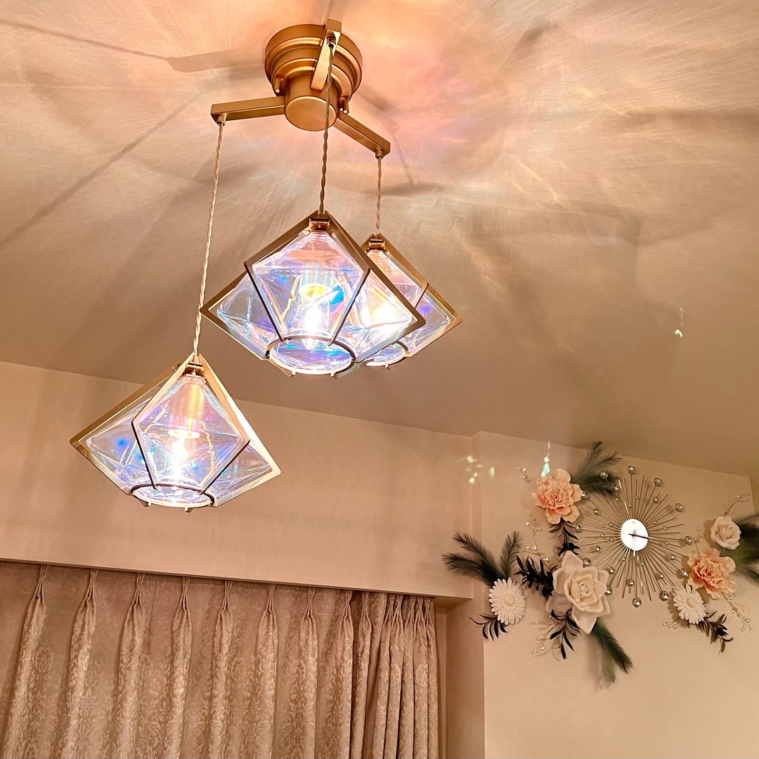 オーロラの光が天井にキラキラ反射して可愛い、ダイヤモンド型の オーロラの光が天井にキラキラ反射して可愛い、ダイヤモンド型の