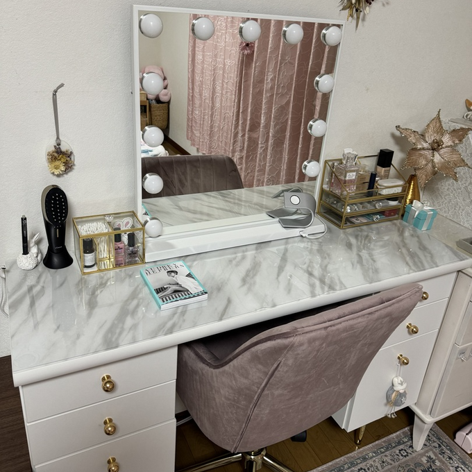 一人暮らしのお部屋に。ドレッサー兼デスクとして使える大理石柄の 一人暮らしのお部屋に。ドレッサー兼デスクとして使える大理石柄の
