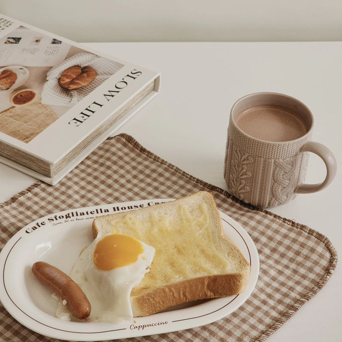 肌寒い日のおうちカフェに。ニットのような編み目模様が可愛らしいマグカップ