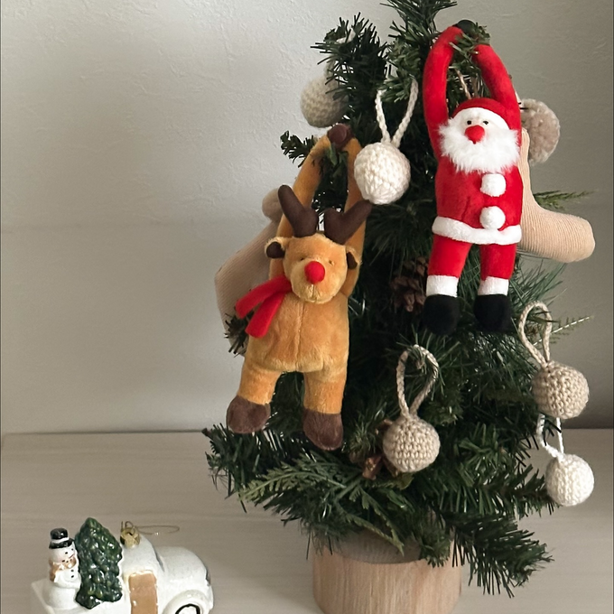 クリスマスツリーに掛けてデコレーションアイテムとしても楽しめる手長
