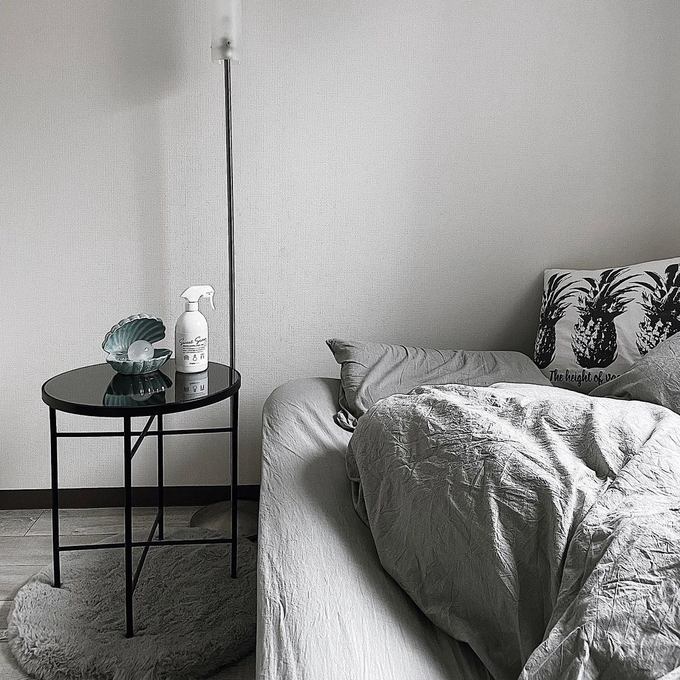 寝室を彩るサイドテーブルでベッド周りを快適に | Francfranc（フラン