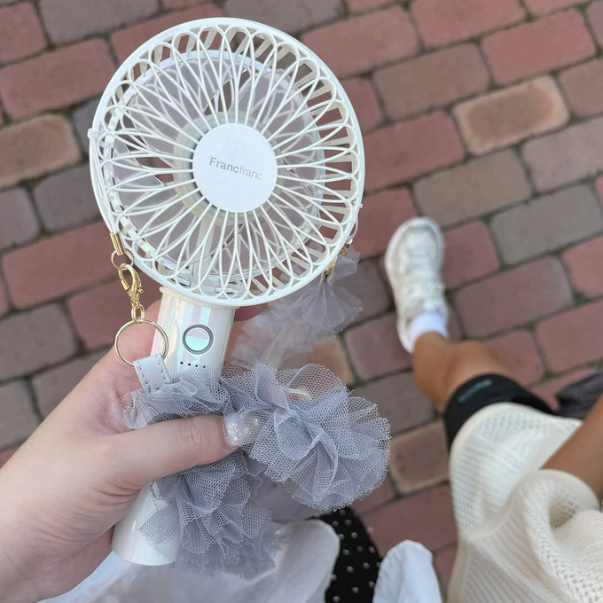 持ち歩ける涼しさで快適に。外出時に大活躍のハンディファン