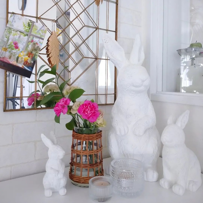 置くだけで絵になるボタニカルな彫り模様が入ったウサギのオブジェ 置くだけで絵になるボタニカルな彫り模様が入ったウサギのオブジェ
