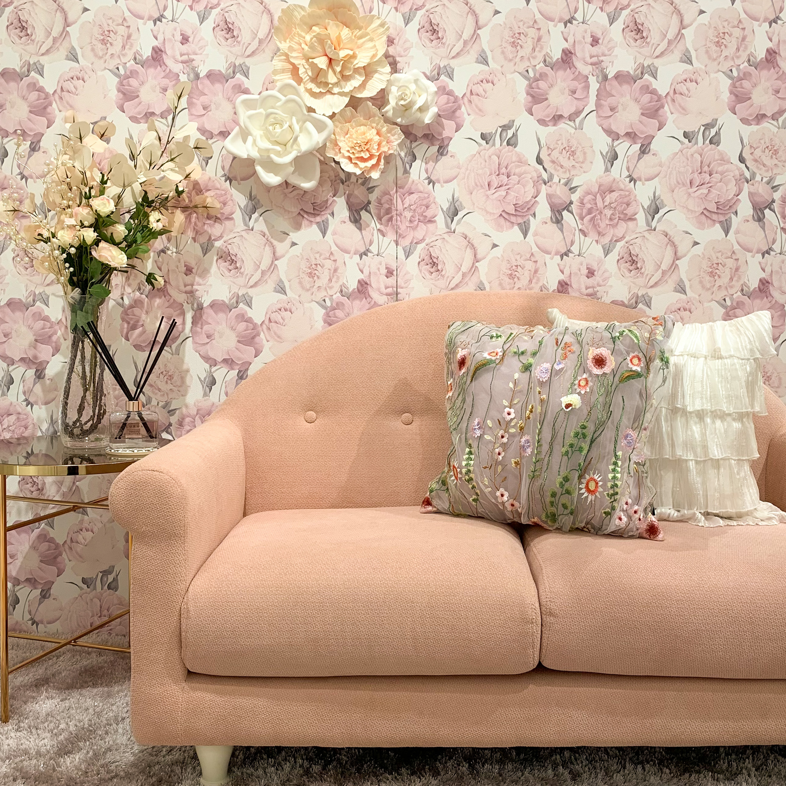 ピンク×花で春を楽しむスイートテイストのお部屋 | Francfranc（フラン