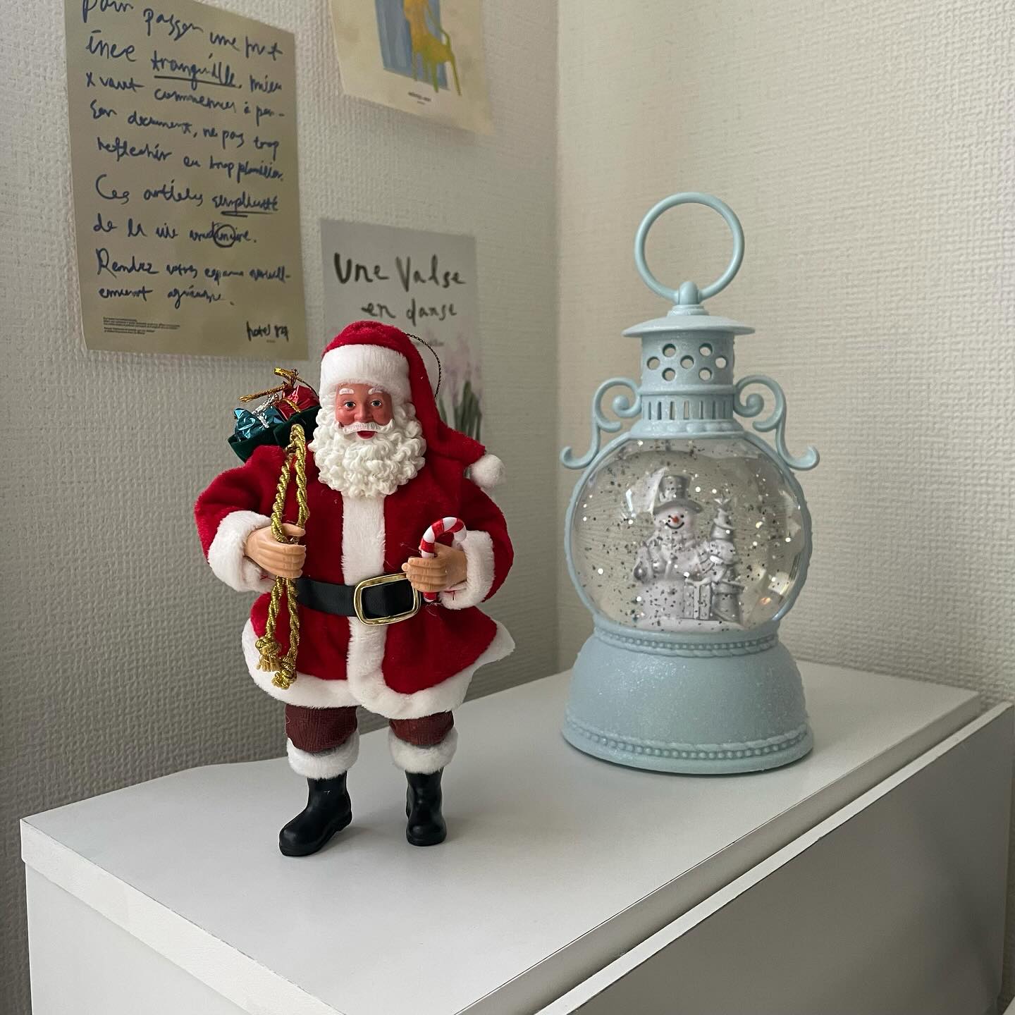 ホリデーシーズンにぴったりな幻想的な雰囲気を演出してくれるスノー