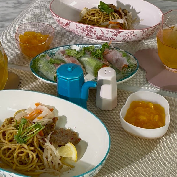 スパイス香る夏の食卓に、華やぎを。シノワズリ柄で楽しむエキゾチックなひととき
