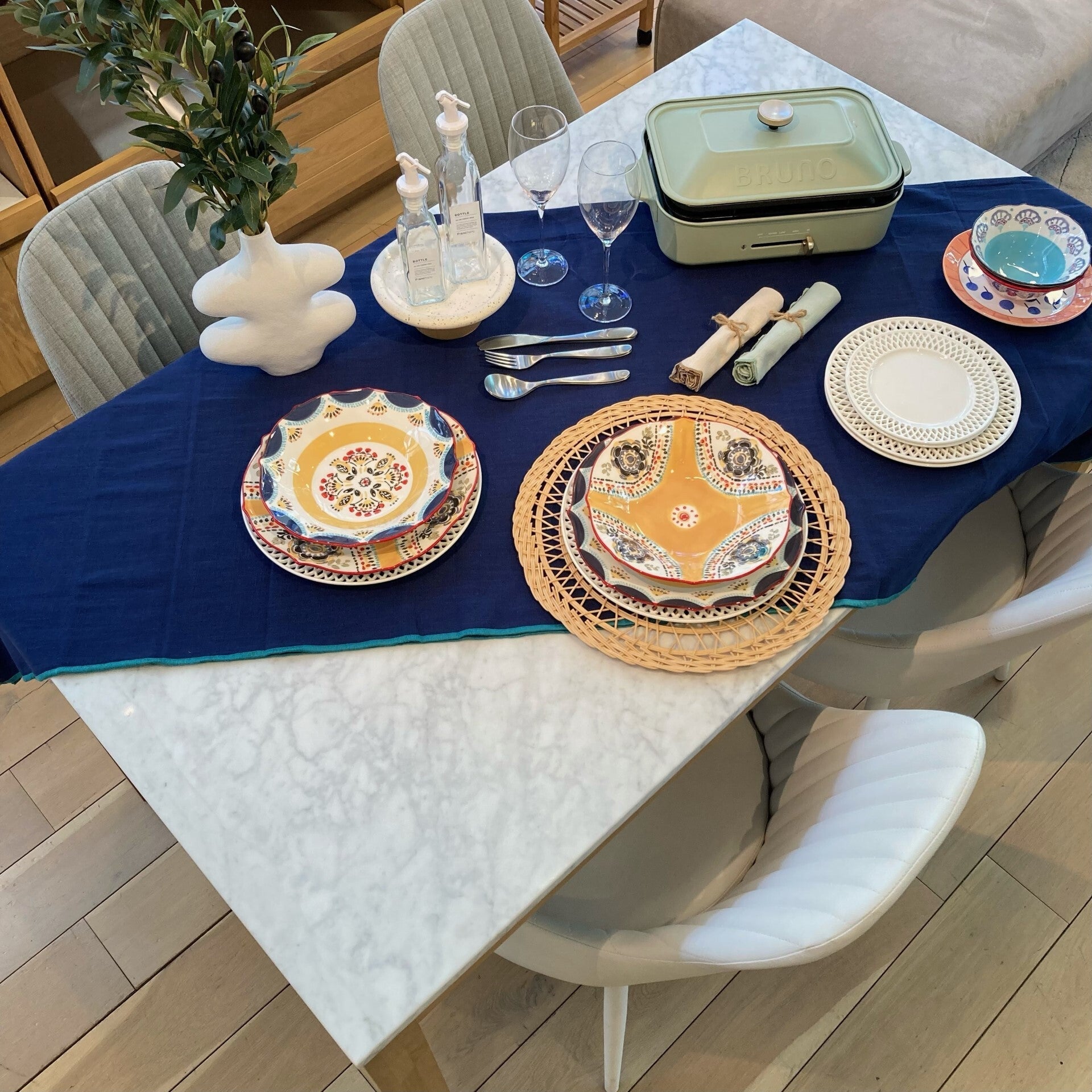 アフリカ マリ共和国 ボゴラン列帯 藍染絞り布 タペストリー テーブル 