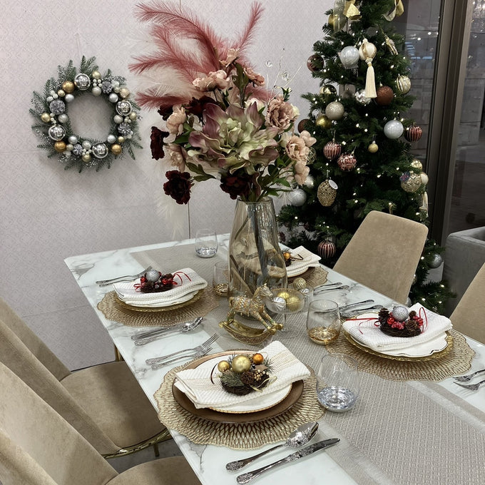 豪華なテーブルコーディネートでクリスマスパーティー