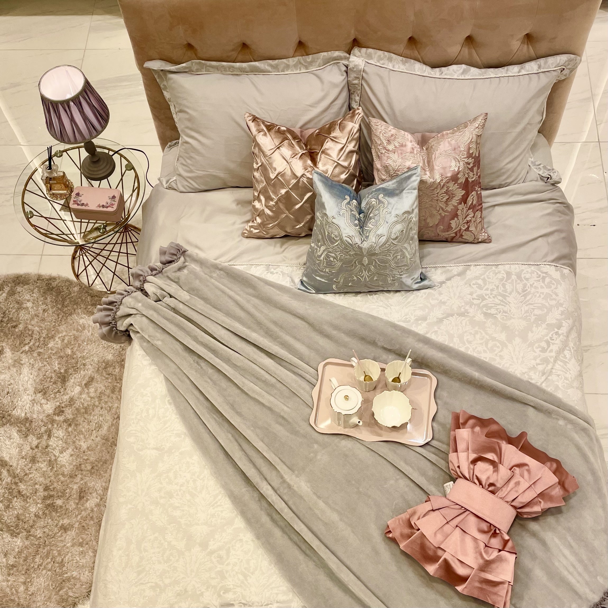 ピンクで彩るふたりのベッドルーム | Francfranc（フランフラン）公式