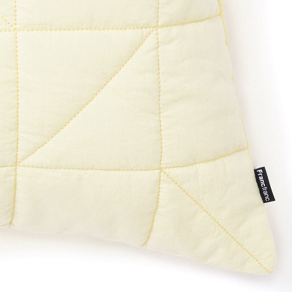 ジオメトリックキルト クッションカバー 450×450 ライトイエロー（040）