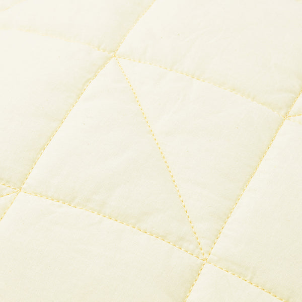 ジオメトリックキルト クッションカバー 450×450 ライトイエロー（040）