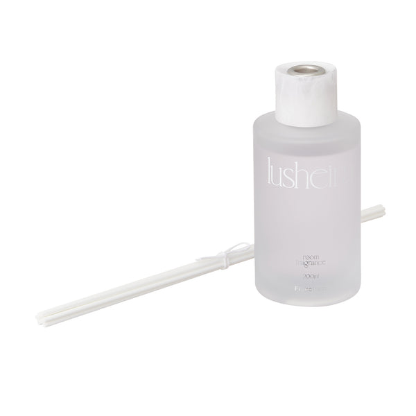 ルシェラ フレグランスディフューザ― ホワイト（すっきりとしたブリーズティーの香り）