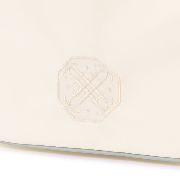 バイカラーサテン トラベルサコッシュ ミント×アイボリー