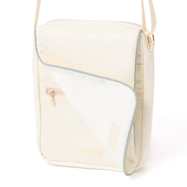 バイカラーサテン トラベルサコッシュ ミント×アイボリー