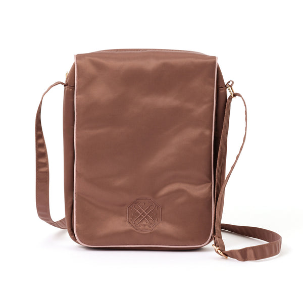 バイカラーサテン トラベルサコッシュ ピンク×ブラウン