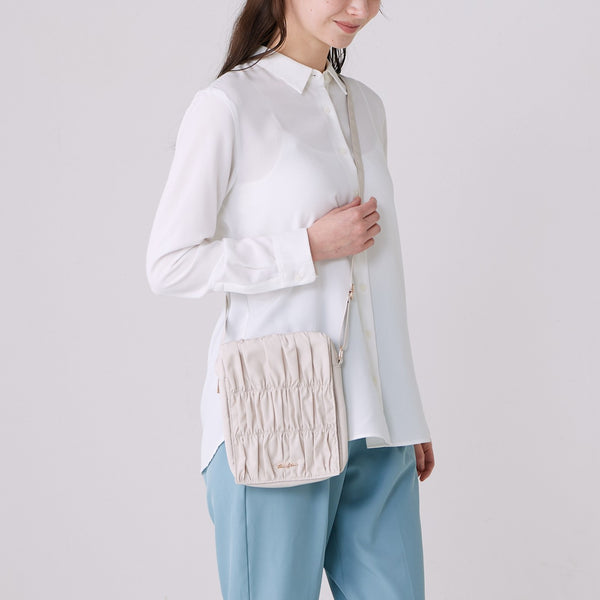 クラシックフラワー トラベルサコッシュ ライトピンク