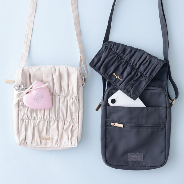 クラシックフラワー トラベルサコッシュ ライトピンク