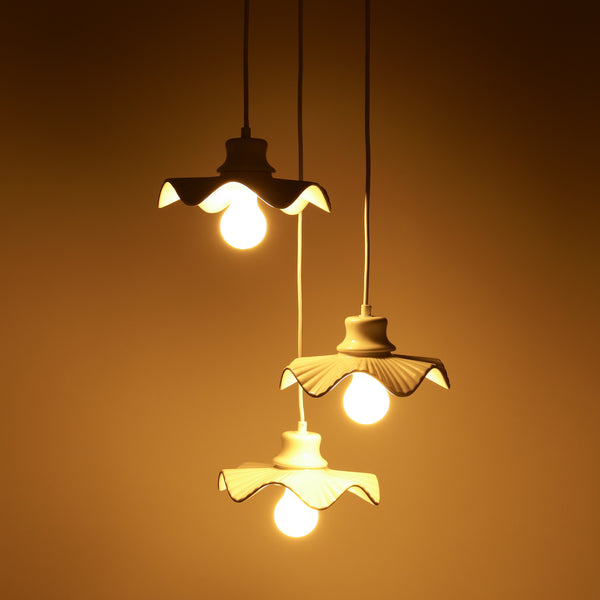 ペタルプリーツ ペンダントランプ 3灯 ホワイト | Francfranc（フラン