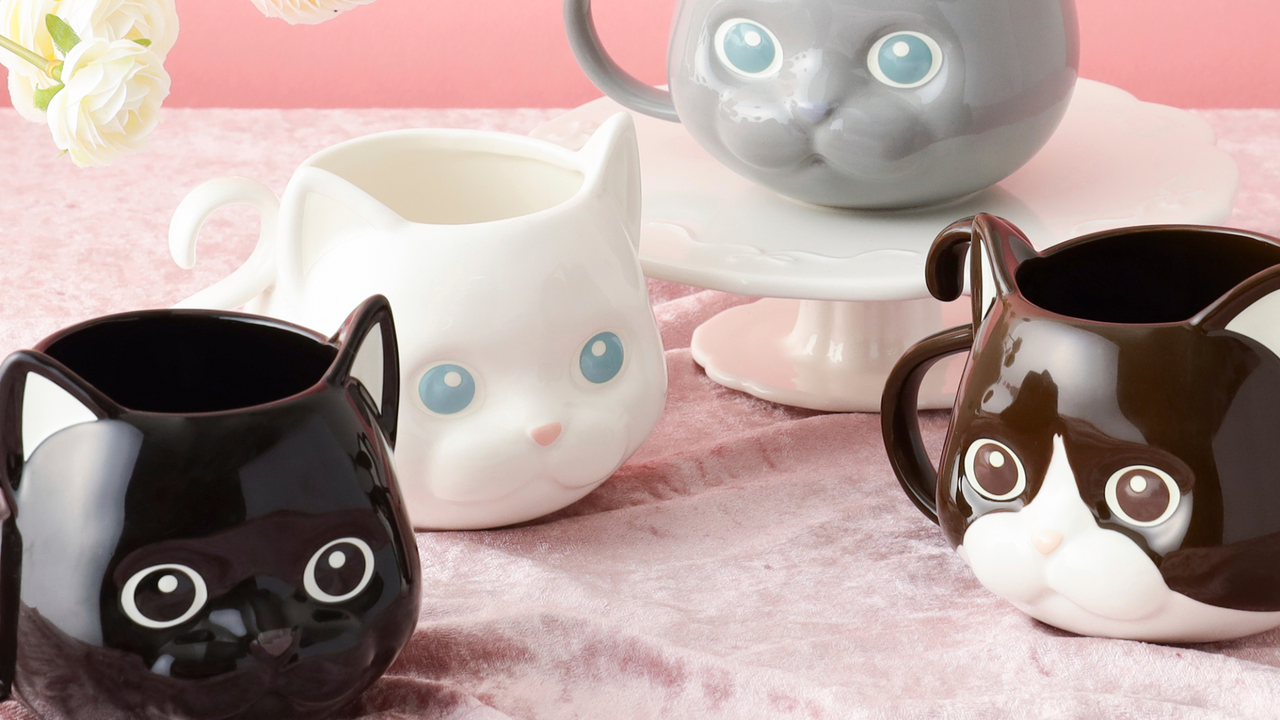 キュートな猫のデザインが目を引くマグカップです。暗闇では目と耳がほんのり光る遊び心のある仕掛けも！思わず全種類集めたくなってしまう、とっておきのアイテムです。
