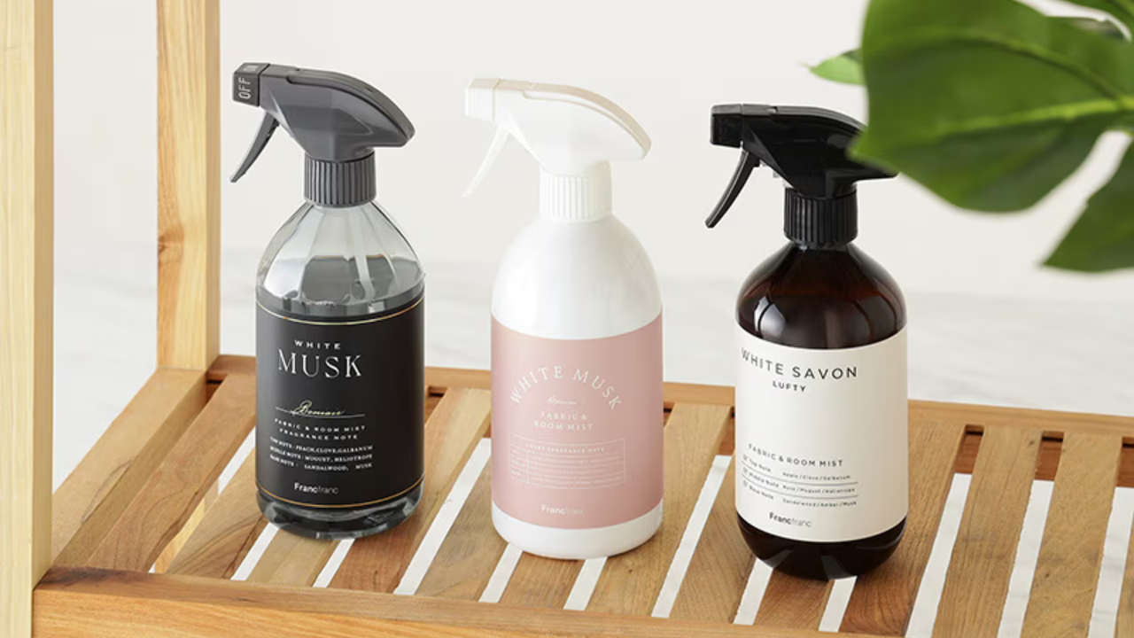 新しい一年の始まりに、香りで気分をリセットしてみませんか？1本で消臭・除菌・抗菌・ウイルス抑制効果を発揮するファブリックミストが、空間も気持ちもすっきり整えます。