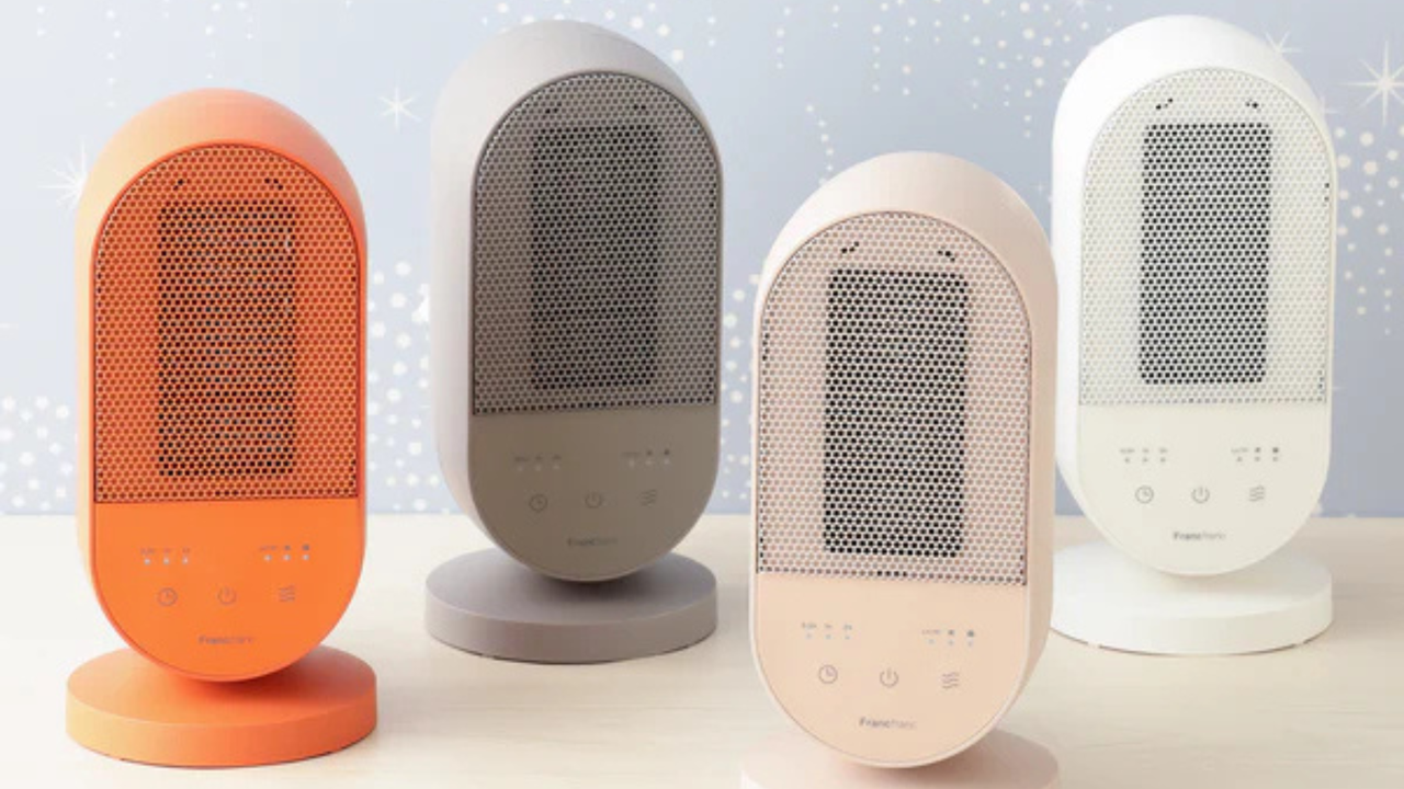 足元をすぐにあたためるミニヒーター。約12秒で温風が出て、寒い朝にも便利です。背面のくぼみで持ち運びもラクラク。デスクや脱衣所などのスポット使いにおすすめです。