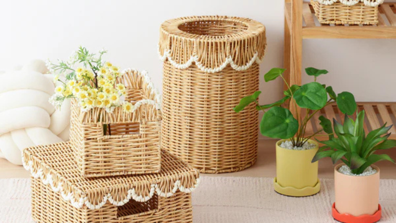 小物をさっと入れるだけで、お部屋の雰囲気を素敵に演出するスカラップデザインの収納シリーズ。インテリアになじみながら、すっきりとした収納を叶えてくれます。