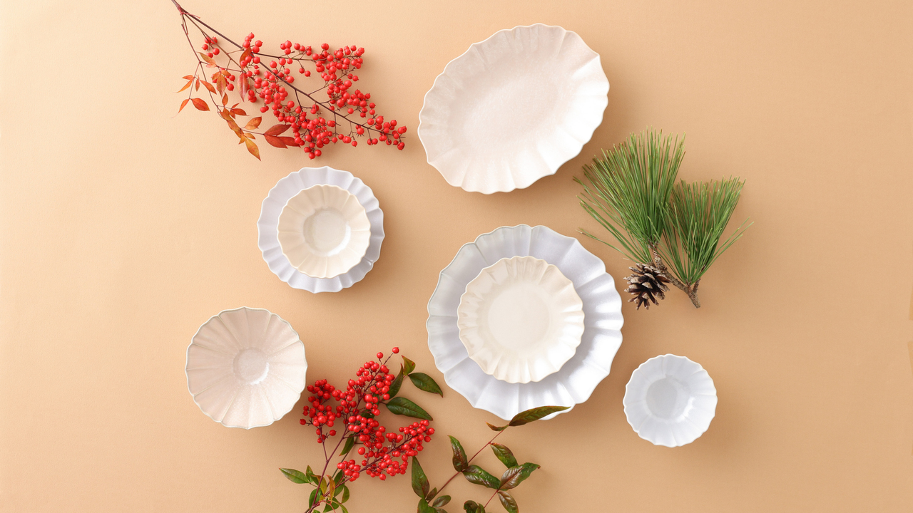 家族や親しい友人との、少し贅沢なひとときを楽しみたい方にぴったりの和食器シリーズ。和食・洋食を問わず使いやすく、お正月など特別な日の食卓にもおすすめです。